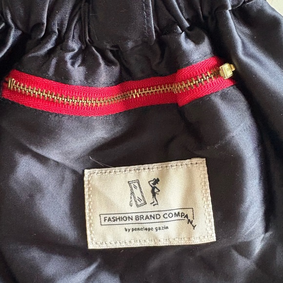 Fashion Brand Company Trash Bag Purse - Picture 3 of 3